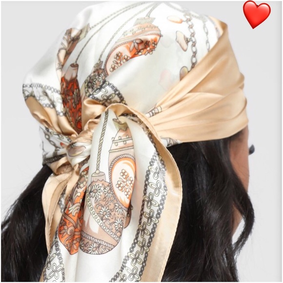 WAYS TO WEAR A SCARF - Picture 8 of 8